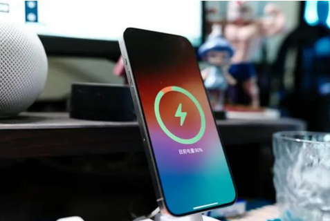 天祝苹果15换屏服务分享用什么充电器给iPhone15充电更好 